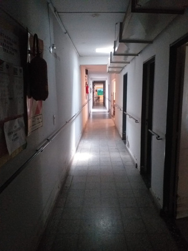 Imagen 9 de 27 de Venta En Castelar De Importante Edificacion.