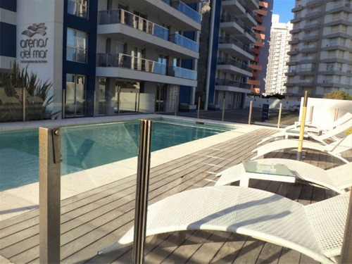 Venta De Apartamento 2 Dormitorios Y Medio En Playa Brava