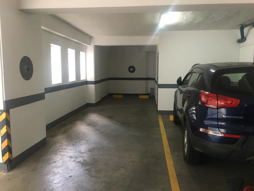 2 Estacionamientos Cubiertos Ubicado En Pb, Edificio Zen