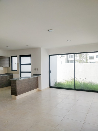 Imagen 3 de 22 de Casa En Venta En Fraccionamiento Punta Esmeralda, Corregidora Querétaro