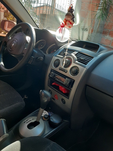 Imagem 5 de 6 de Renault Megane Grand Tour 2008 2.0 Dynamique Aut. 5p