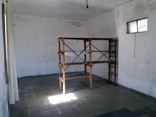 En Venta Casa En Esquina A Pasos De Todo, Colonia
