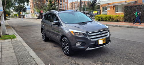 Ford Escape 2.0 Titanium 245 hp