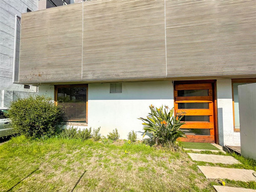 Oficina De 2 Pisos En Venta En Vitacura