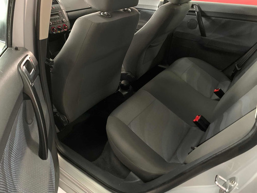Volkswagen Polo 1.6 Total Flex 5p 2009