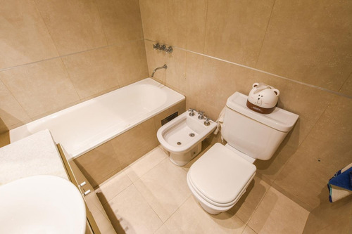 Imagen 12 de 23 de Departamento De 2 Dormitorios En Venta Con Cochera En El Centro De Rosario