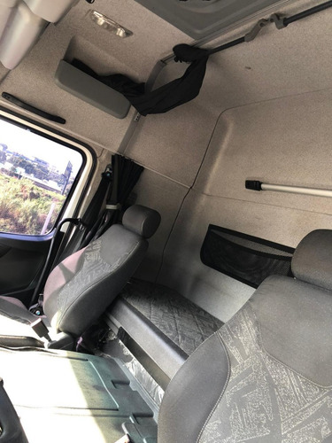 Mb 2426 Atego Teto Alto Leito Ano 2016 Bau Isotermico Aparel