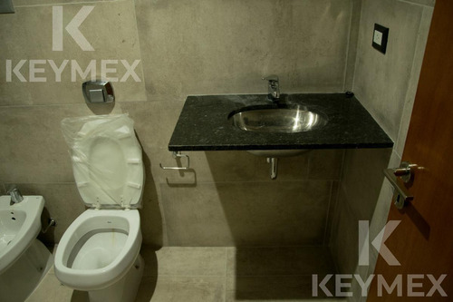 Departamento De Dos Dormitorios Tipo Dúplex En La Plata Con Terraza Y Parrilla Propias