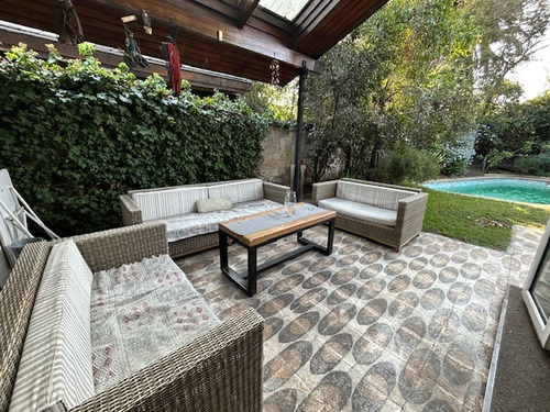 Linda Casa En Venta Isabel La Católica/manquehue 4d + Serv.