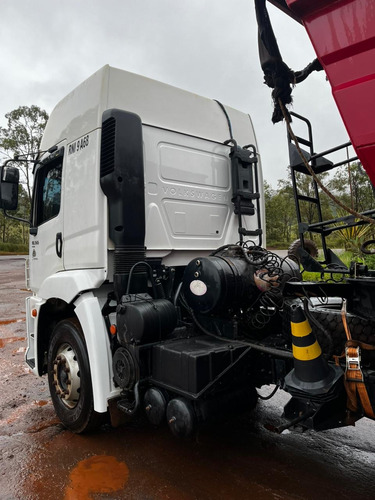 Veículo Com Kit Hidráulico Pra Caçamba,