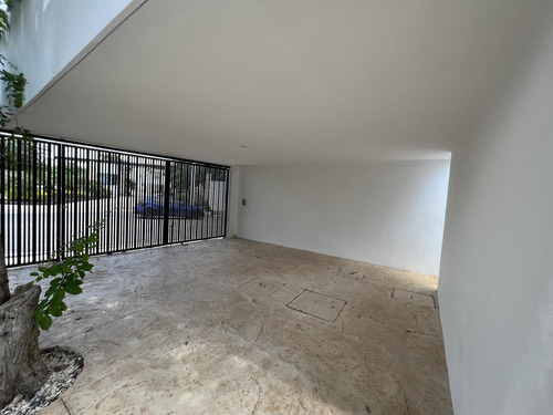 Casa En Venta Merida, Alura Residencial Cholul, 1 Planta, Entrega Inmediata.