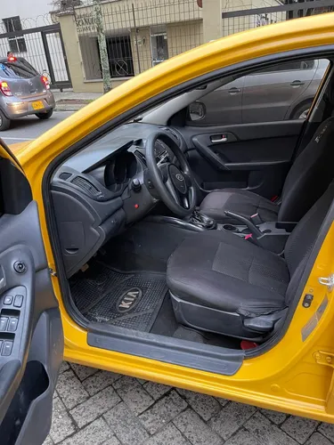 Taxi Kia Cerato Lx Modelo 2015, Color Amarillo, Flota Bernal