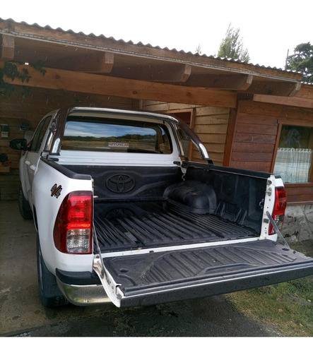 Toyota Hilux 2.8 Cd Sr 177 Cv 4x4