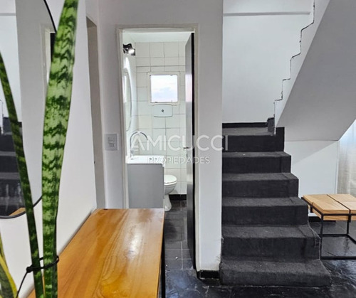 Departamento 4 Ambientes Tipo Duplex. Apto Credito!! Frente Plaza San Martin Centro. Con Cochera Cubierta