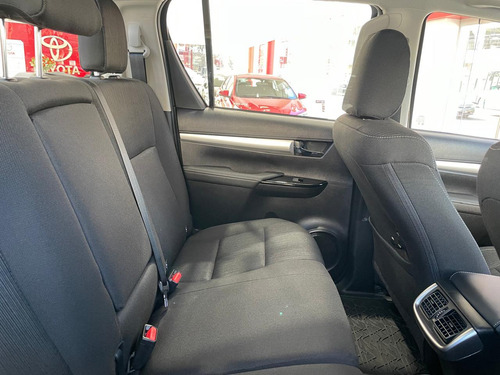 Toyota Hilux 4x4 D/c Srv 2.8 Tdi 6 A/t 2025