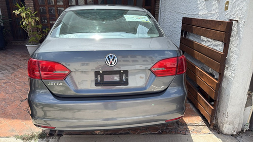 Volkswagen Jetta 2.0 L4 Mt
