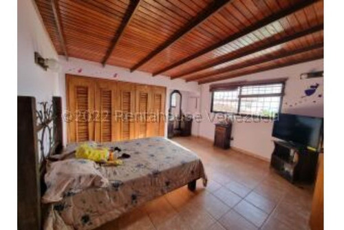 Imagen 3 de 21 de #23-15357 Comodo Y Amplio Townhouse Ubicado En Llano Alto