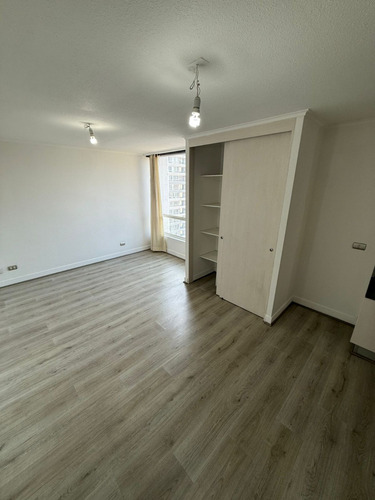 Homestudio En Arriendo, Amalia Errazuriz 956, Independencia