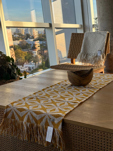 Camino De Mesa Chenille Decorativo 1,60x0,36 Nordico Huitrú Sol Estampado