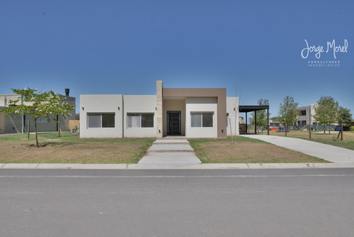 Casa Interno #100-200 - San Sebastian - Area 2 - 875m2 #id 661