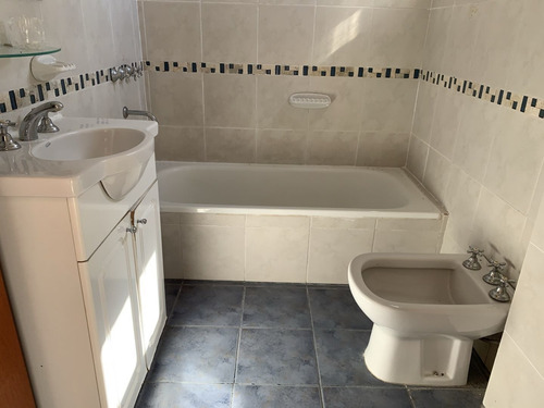 Imagen 12 de 17 de Venta - Dúplex 2amb Al Frente C/2 Balcones - Saavedra