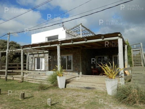 Casa De 3 Dormitorios En Alquiler En La Juanita, José Ignacio, Uruguay