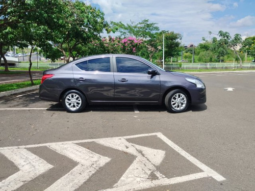 Nissan Versa Versa 1.6 16V FLEX SV 4P XTRONIC