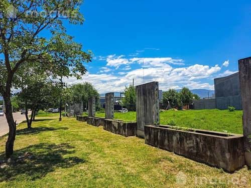 Excelente Terreno Esquina En Yerba Buena A 3 Min De Av. Perón