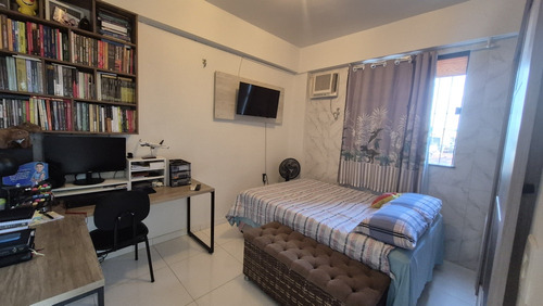 Apartamento 2/4 Com Suíte E Sacada