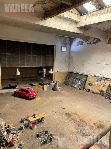 Imagen 9 de 21 de Ex Cine Continental Lote Propio Apto 2072m² 1200m² Cub. 2 Baños. Oficinas. Sótano. 1° P. Pullman. Escenario. Oportunidad!!