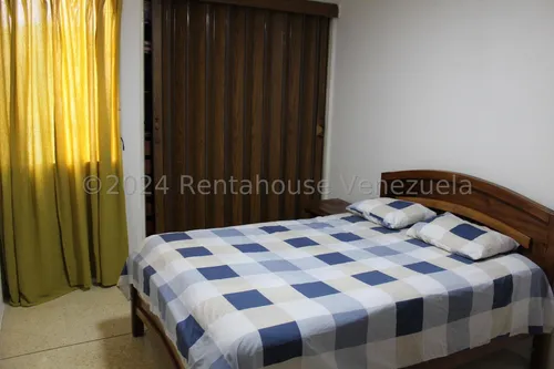 Apartamento En Venta. Res. Marlene. Santa Paula. Cecilia Gutierrez. 25-15158