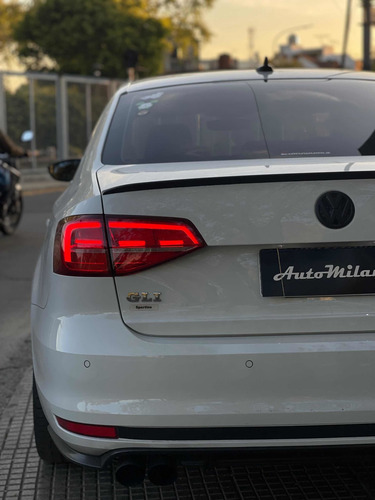 Imagen 7 de 25 de Volkswagen Vento 2018 2.0 Tsi Gli 211cv App Connect + Nav