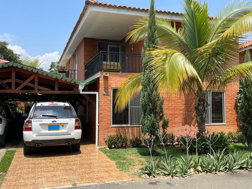 Hermosa Casa Sector Campestre Estilo Americano, Afueras De Cali, Remodelada Baños Y Cocina, Aire Acondicionado En Sala - Comedor Y Habitación Principal, Ambiente Tranquilo, Muy Buena Administración