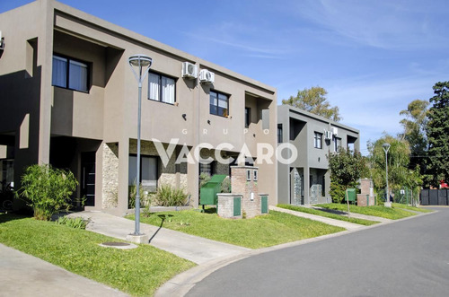 Duplex Venta 3 Habitaciones Barrio Cerrado Moreno Zona Oest