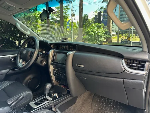 Toyota Fortuner SW4 2.7L
