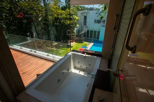 Casa De Lujo En Renta Con Alberca Y Cuarto De Seguridad Cerca De La Minerva