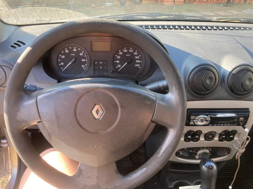 Imagem 2 de 8 de Renault Logan