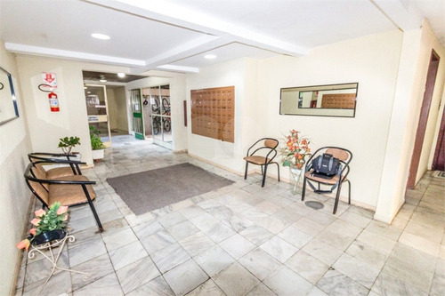 Imagem 2 de 15 de Apartamento De 1 Dormitório No Bairro Cidade Baixa. - Reo597504