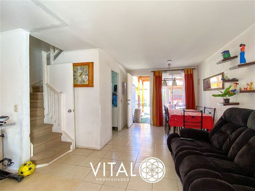 Casa En Venta De 3 Dormitorios Y 1 Baño En Puente Alto