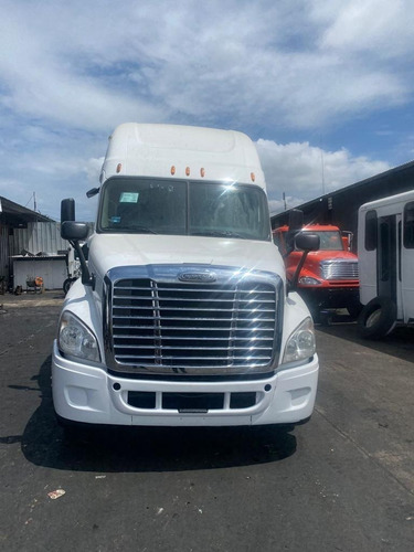Freigthliner Cascadia Chasis Cabina Torton Blanco