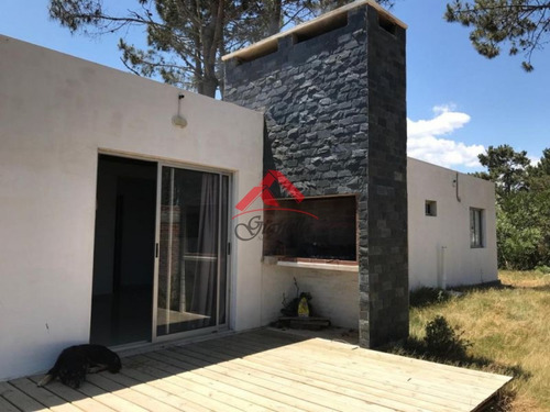Venta De Casa 2 Dormitorios En Balneario Buenos Aires- Ref: 1639