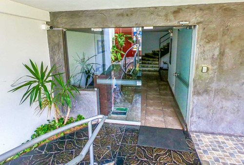 Imagen 25 de 26 de Venta De Hermoso Y Amplio Dpto. Duplex C/estac. En Urb. Vista Alegre Surco