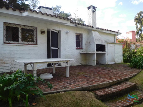 Vendo Casa 4 Dormitorios, Barrio El Golf, Punta Del Este