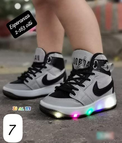 Calzado Jordan Para Niños. Botas Deportivas. Botas Con Luces