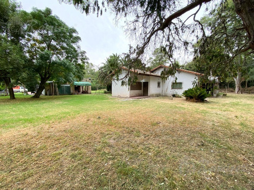 Quinta De 9 Ambientes Sobre Un Lote De 6550 M2 En Venta - Francisco Alvarez, Moreno