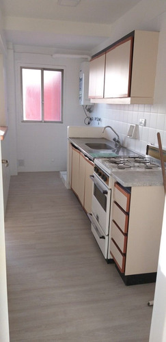 Imagen 5 de 22 de Departamento De 2 Ambientes - Lateral - Av Luro 2500