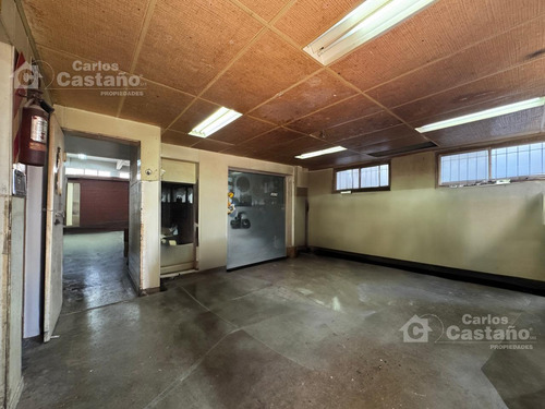 Casa En Altos De 3 Amb Con Quincho, Piscina Galpón/local Sótano.