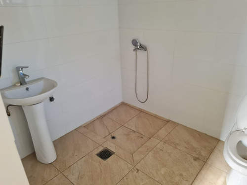Bodega (400mts2) Oficinas (260mts2) Exelente Ubicacion.