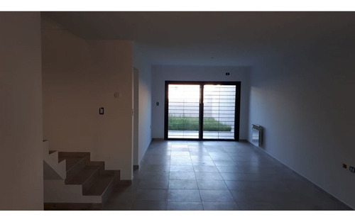 Imagen 4 de 26 de Hermoso Duplex En Barrio Cerrado A La Venta - Nuevo Urca