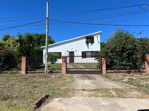 Dueño Vende Amplia Casa Con Piscina En Costa Azul. 600 M2.